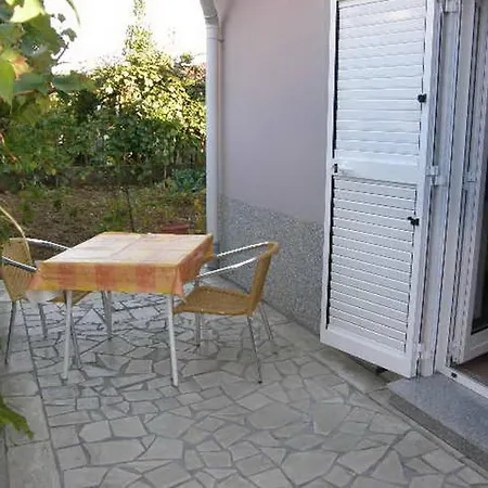 Apartment Gabriela 2 *